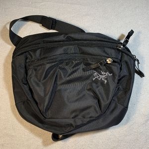 ARC'TERYX Maroon Canvas Small Fanny Pack Adjustable Hiking Trail Outdoor…